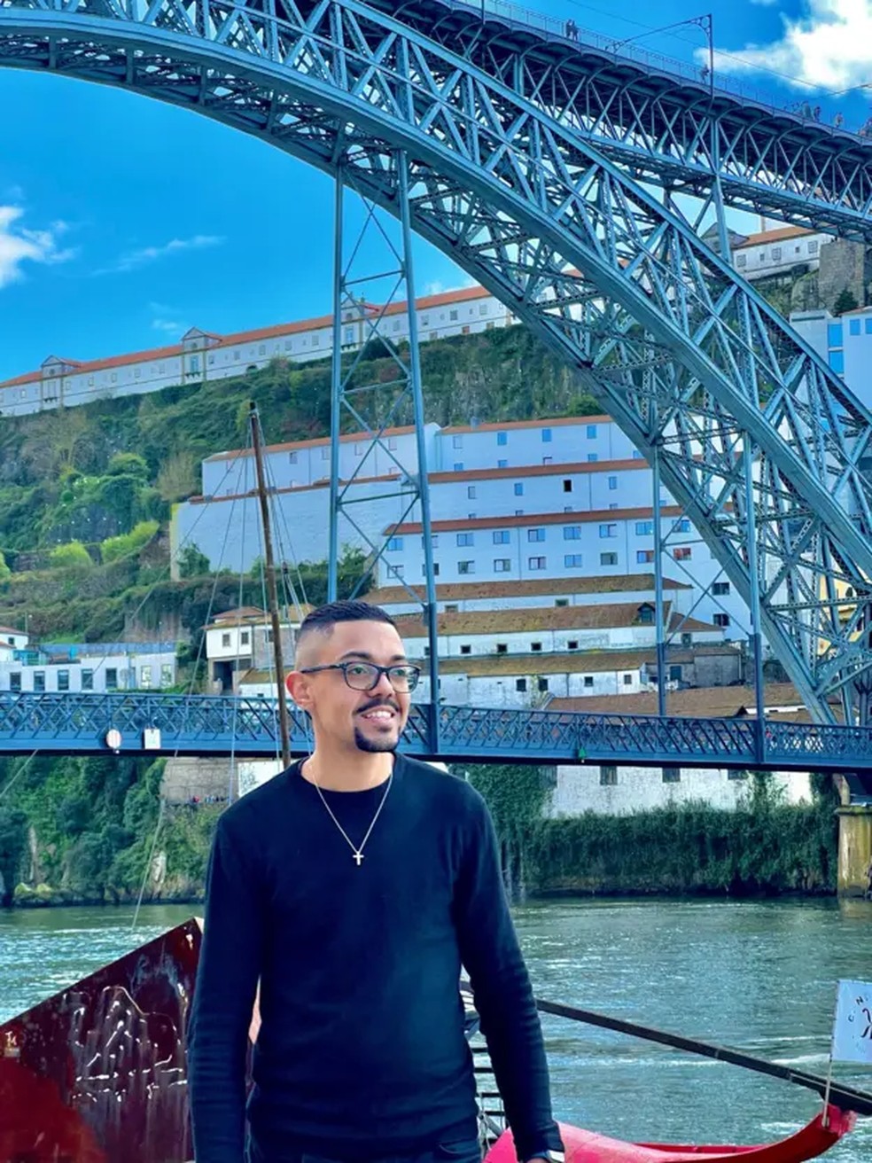 Matheus Silva diz ouvir o 'brasileiro' todos os dias na fábrica onde trabalha em Portugal — Foto: ARQUIVO PESSOAL