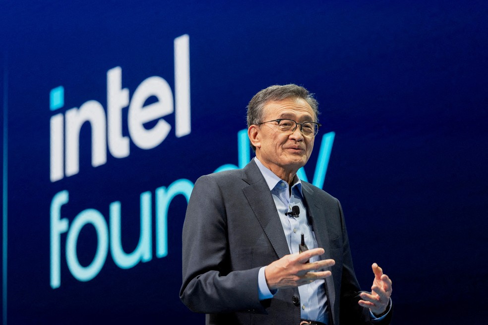 O CEO da Intel， Lip-Bu Tan， fala na Conferência Anual de Tecnologia de Manufatura da empresa em San Jose， Califórnia， EUA， em 29 de abril de 2025. — Foto: REUTERS/Laure Andrillon
