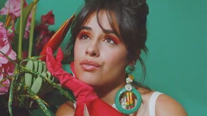 Camila Cabello fala sobre críticas a seu corpo: 'O mundo não quer ver uma mulher real'