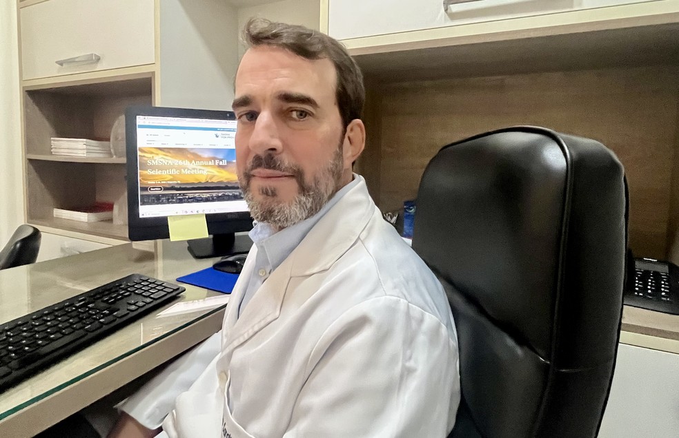 O médico urologista e cirurgião Pedro Saraiva， membro da Sociedade Brasileira de Urologia e da equipe do Hospital Federal de Bonsucesso， no Rio de Janeiro — Foto: Mariza Tavares